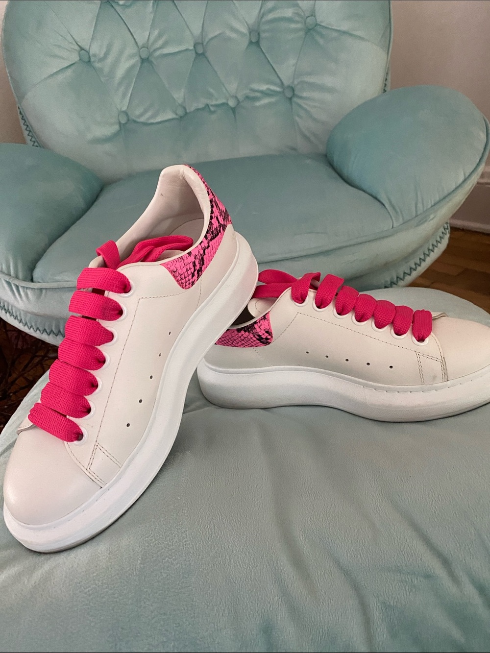 Alexander McQueen White Sneakers with Hot Pink Laces & Pink Snake-Print Heel - Picture 3 of 6
